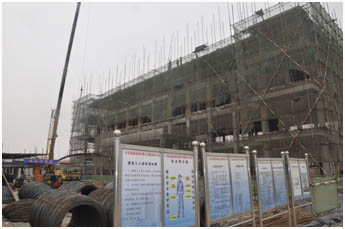 办公楼施工现场001.jpg
